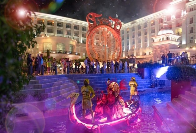 Alanya Land of Legends Night Show Trip With Boat Parade