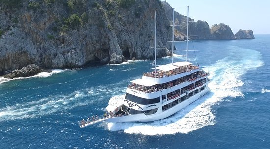 Alanya Starcraft Party Boat Tour including lunch and soft drinks.